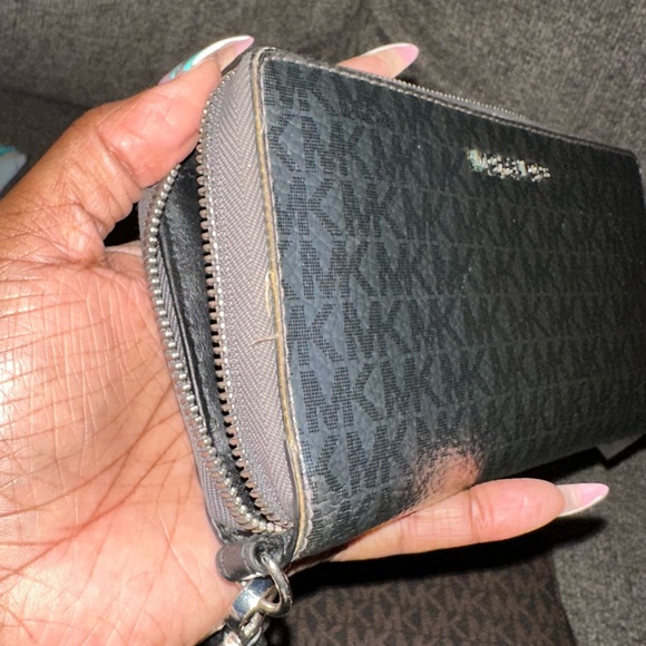 EUC Michael Kors’s wallet - Picture 3 of 5